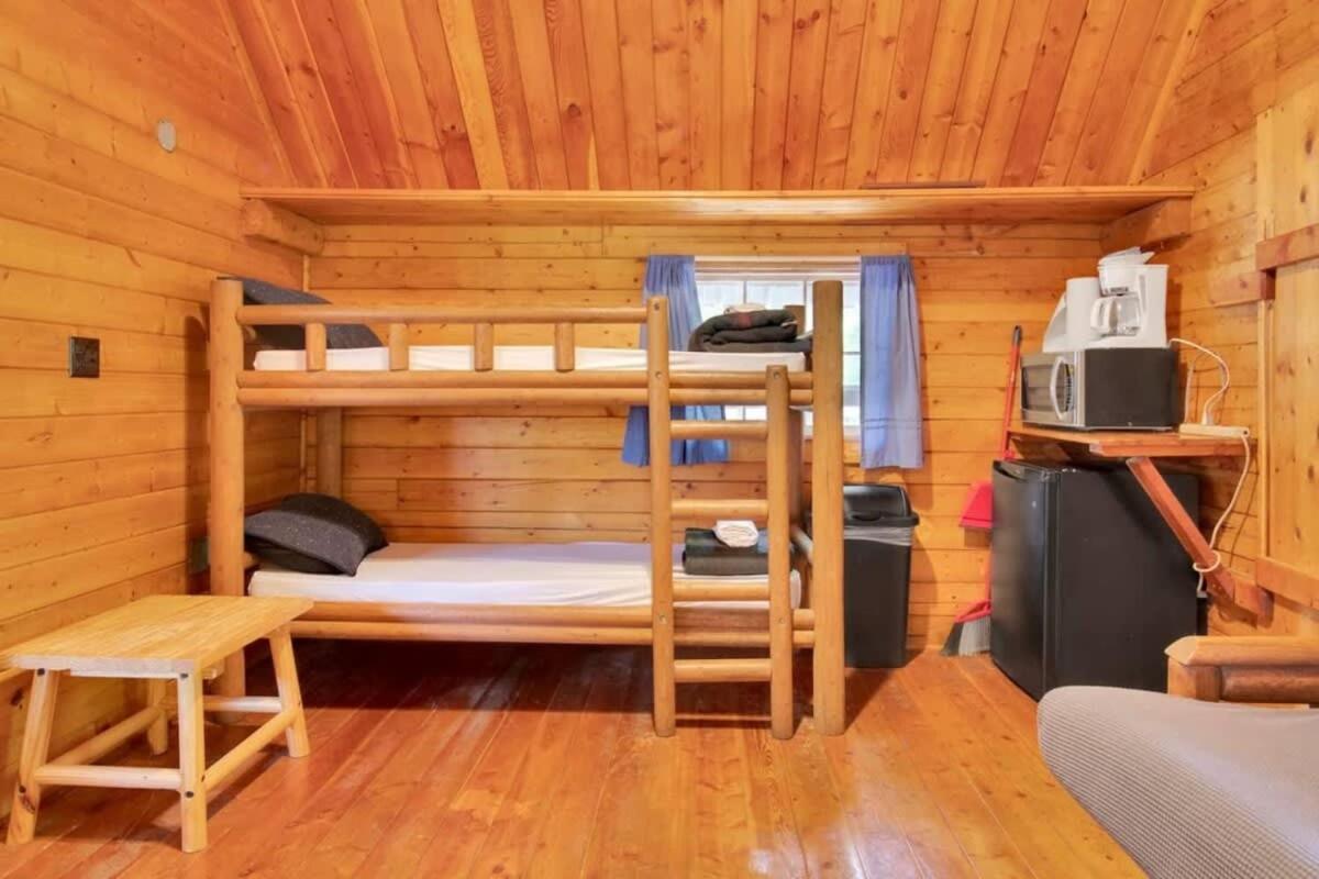 Secluded Rustic Cabin With Views ブルーミントン エクステリア 写真