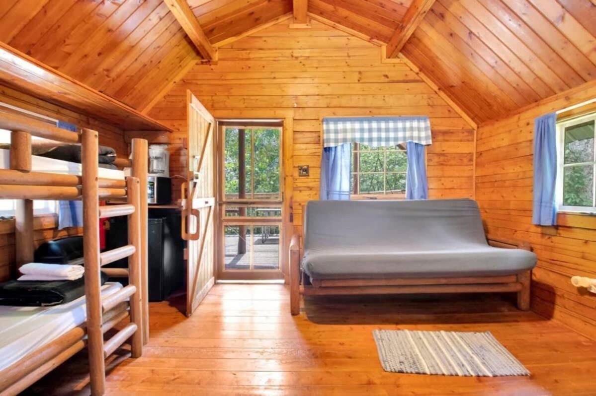 Secluded Rustic Cabin With Views ブルーミントン エクステリア 写真
